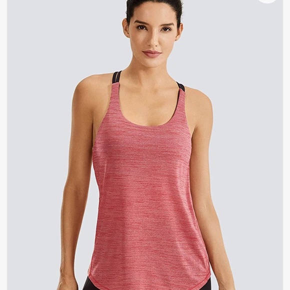 EUC. Gap fit top with build in bra. Size small. - Picture 5 of 5